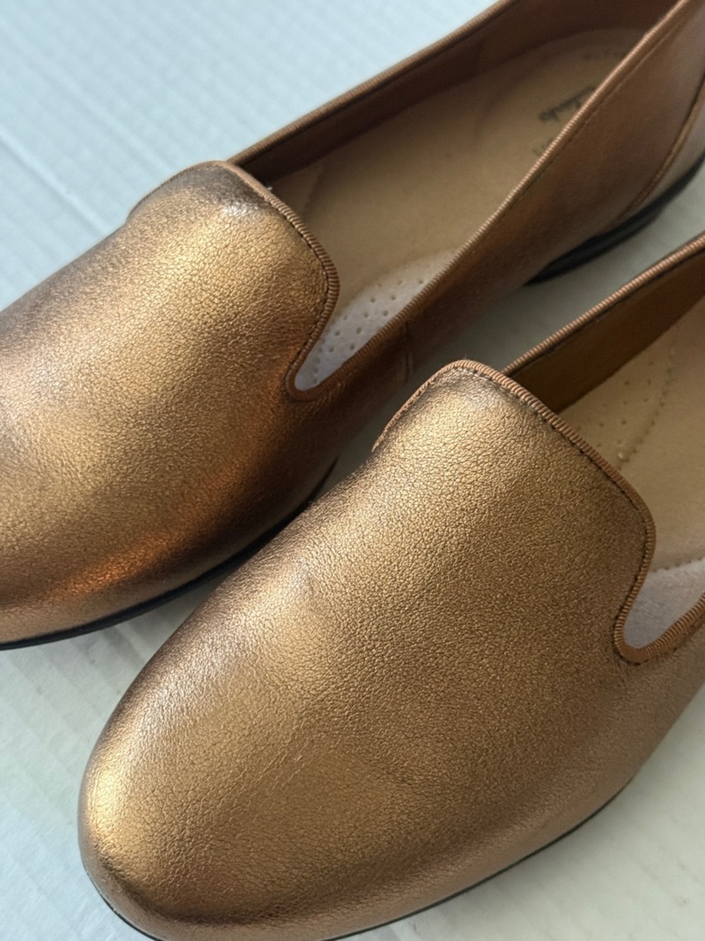 Clarks Collection Sara Poppy Metallic Bronze Leather Flats /Loafers Women's Sz 8 - Picture 5 of 11
